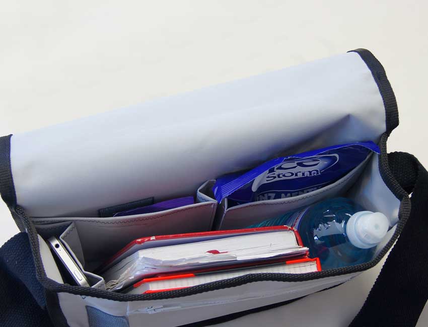 Nr. 3 Bunte M Surfsegeltasche